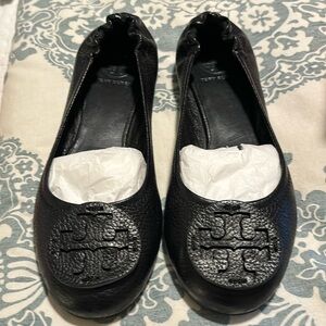 Tory Burch Reva Black Tumbled Leather Flats. Size 9